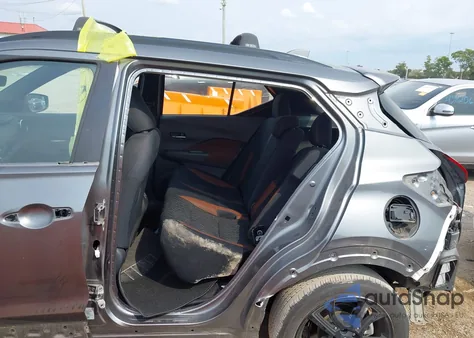 2021 Nissan Kicks Sr Xtronic Cvt z USA, uszkodzony, nr VIN 3N1CP5DV6ML511770